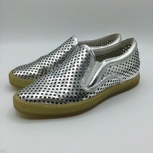 𝅺dolce Vita Zaren Perforated Metallic Silver Slip Ons